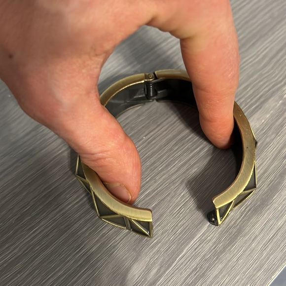 Vintage Gold Hinged Pyramid Bracelet, EUC - Picture 6 of 6